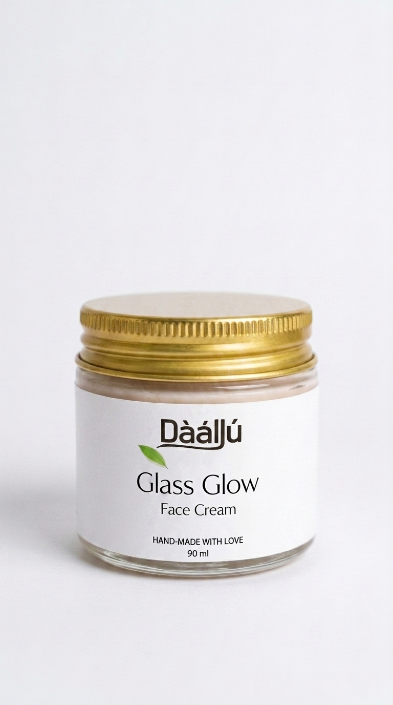 Daallu Glass Glow Face Cream for hydrated bright and smooth-looking skin Daallu Glass Glow Face Cream for hydrated bright and smooth-looking skin